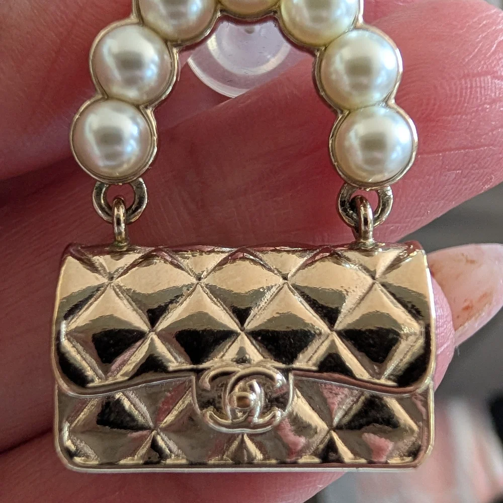 Gold Quilted Pearl-Handle Women’s Bag Earrings